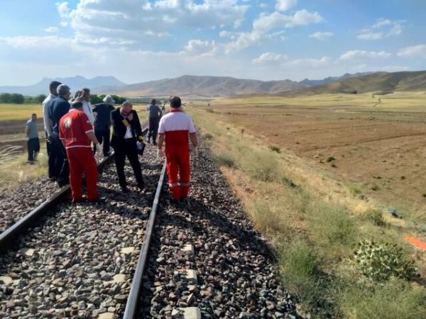 حوادث قم,یک کشته بر اثر برخورد قطار با عابر در قم
