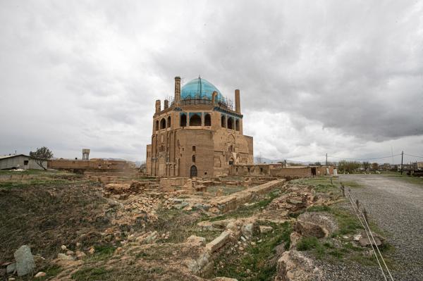 آثار ملی ایران آثار ملی ایران,عدم حریم مصوب آثار ملی در ایران