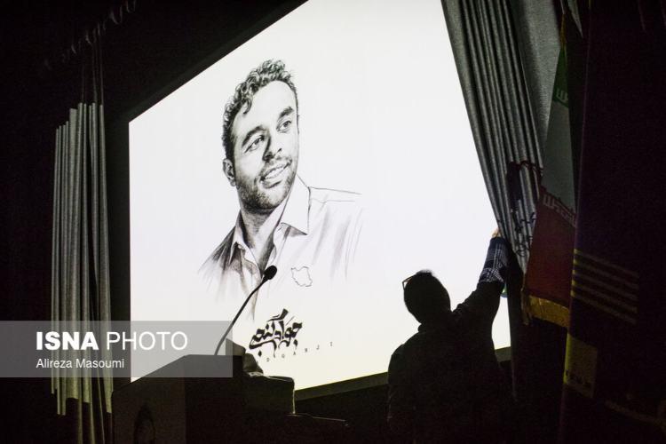 تصاویر مراسم یادبود جواد گنجی,عکس های مراسم یادبود جواد گنجی در 5 اسفند 1404,تصاویر شهاب حسینی در مراسم یادبود جواد گنجی