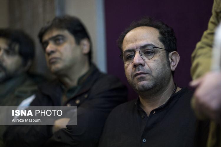 تصاویر مراسم یادبود جواد گنجی,عکس های مراسم یادبود جواد گنجی در 5 اسفند 1404,تصاویر شهاب حسینی در مراسم یادبود جواد گنجی