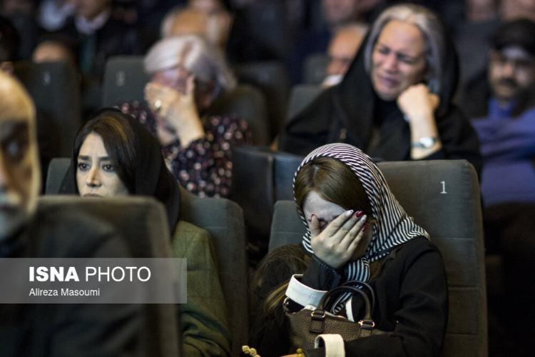 تصاویر مراسم یادبود جواد گنجی,عکس های مراسم یادبود جواد گنجی در 5 اسفند 1404,تصاویر شهاب حسینی در مراسم یادبود جواد گنجی