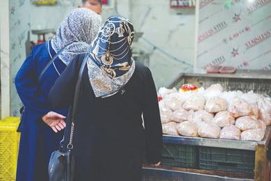 مرغ تاریخ گذشته در بازار مرغ تاریخ گذشته در بازار,بازی با جان مردم