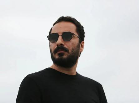 نوید محمدزاده,اخراج نوید محمدزاده از تئاتر «آرش»