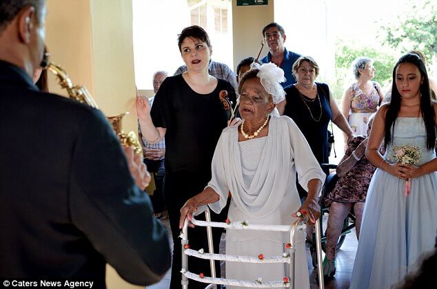 اخبار جالب,خبرهای جالب,خواندنی ها و دیدنی ها,عروس 106 ساله