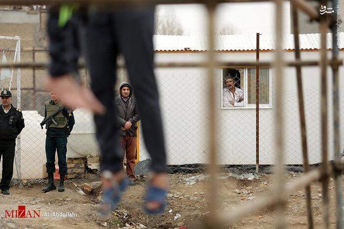 عکس های اجرای حکم اعدام دو سارق مسلح در مشهد,تصاویر اجرای حکم اعدام دو سارق مسلح در مشهد,اجرای حکم اعدام دو سارق مسلح در مشهد