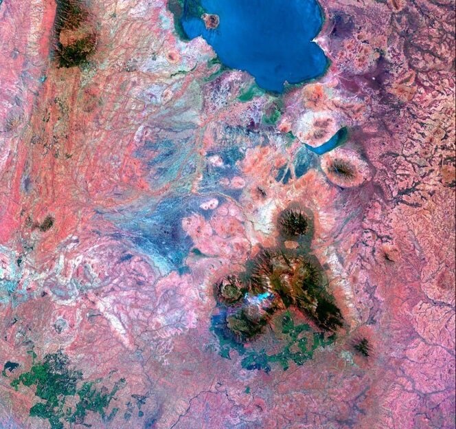 تصاویر ماهواره‌ای از سطح زمین,عکس ماهواره ای از سطح زمین,عکس های رنگارنگی از سطح کره زمین