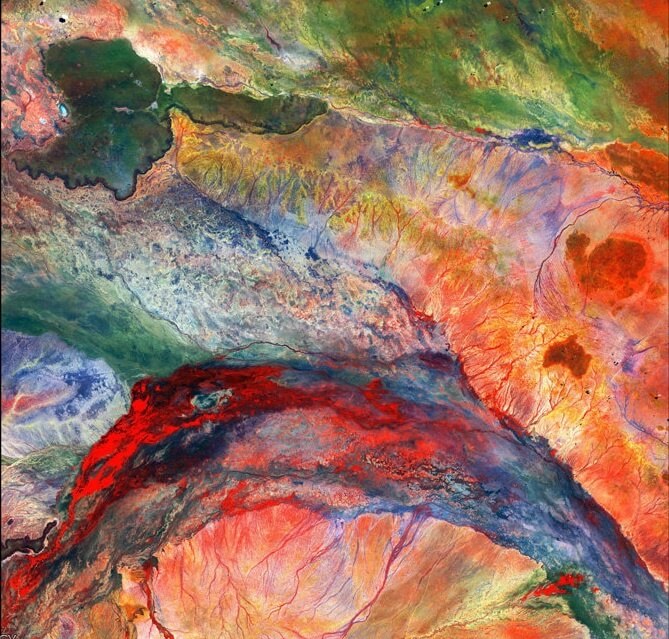 تصاویر ماهواره‌ای از سطح زمین,عکس ماهواره ای از سطح زمین,عکس های رنگارنگی از سطح کره زمین