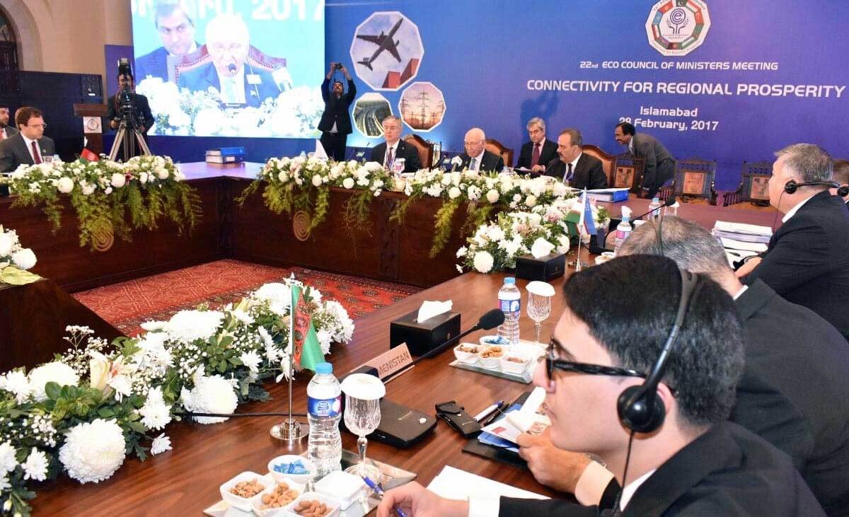 تصاویر ظریف در اجلاس شورای وزیران اکو در پاکستان, عکس های ظریف در اجلاس شورای وزیران اکو در پاکستان, وزیر امور خارجه در پاکستان