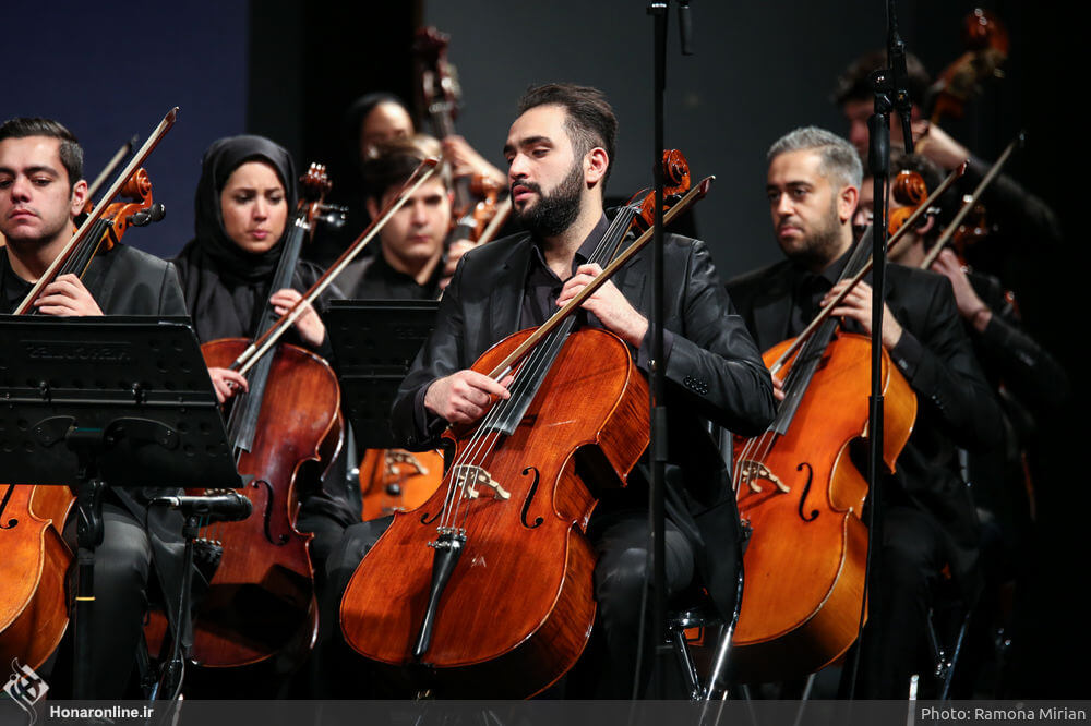 تصاویر ارکستر ملی ایران, عکس اجرای آثاری از عباس خوشدل, تصویر تالار وحدت