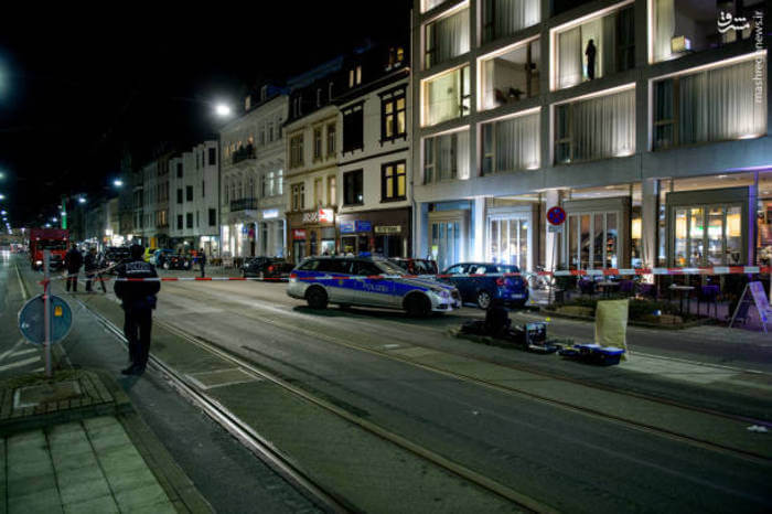 عکس های هجوم خودرو به عابران در آلمان,تصاویر حمله به عابران آلملن,عکس زیر گرفتن عابران پیاده در آلمان