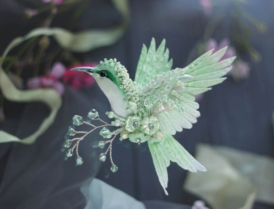 تصاویر ساخت مجسمه های زیبای پرندگان با استفاده از جواهرات توسط هنرمند روس, عکس های ساخت مجسمه های زیبای پرندگان با استفاده از جواهرات توسط هنرمند روس, تصاویر پرندگان جواهرنشان
