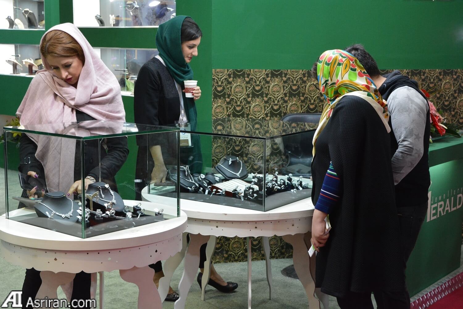 تصاویر نمایشگاه طلا و جواهر تهران, تصویر نهمین نمایشگاه بین المللی طلا, عکس نمایشگاه ساعت