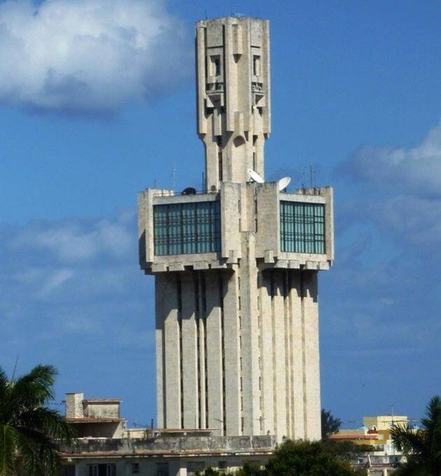 تصاویر زشت ترین ساختمان های دنیا, تصویر طراحی و معماری های زشت, عکس سفارت روسیه در هاوانا
