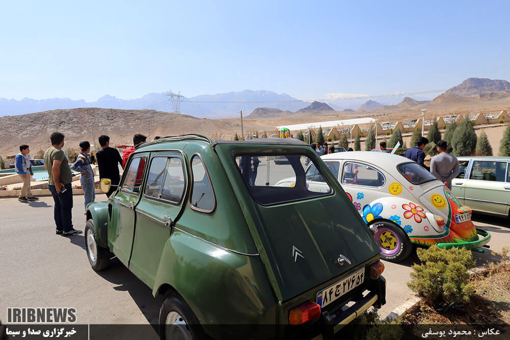 تصاویر نمایشگاه خودرو های کلاسیک در یزد, عکس های نمایشگاه خودرو های کلاسیک در یزد, عکس های خودروهای قدیمی در یزد