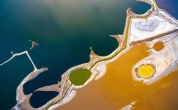 تصاویر دریای مرده چین‎,عکس جاذبه گردشگری شهر یانچنگ چین,عکس های تغییر رنگ دریای مرده چین