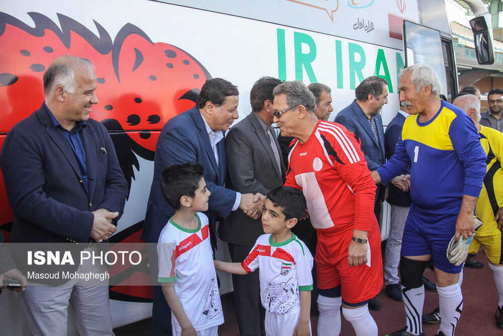 عکس های مراسم رونمایی از اتوبوس اختصاصی تیم ملی فوتبال عکس های مراسم رونمایی از اتوبوس اختصاصی تیم ملی فوتبال,تصاویر مراسم رونمایی از اتوبوس اختصاصی تیم ملی فوتبال در سمنان,مراسم رونمایی از اتوبوس اختصاصی تیم ملی فوتبال
