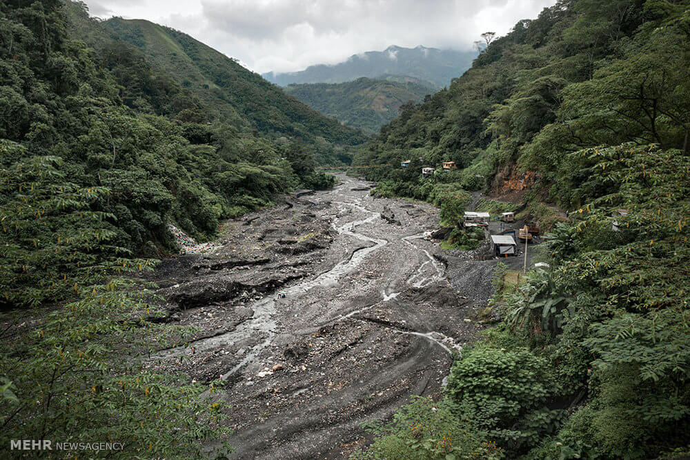 تصاویر زمرد سبز در دره موزو,عکس های جویندگان زمرد سبز در کلمبیا,عکس زمرد سبز در دره موزو