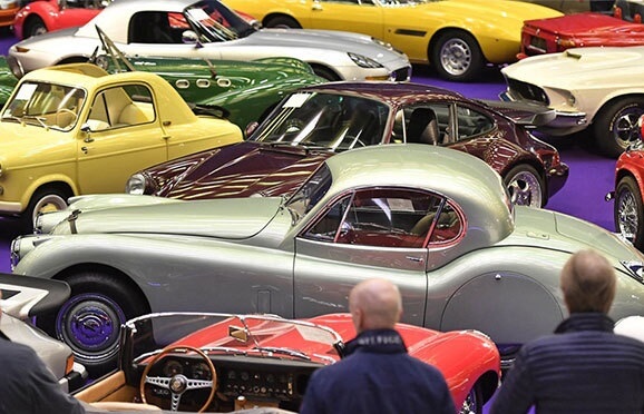 تصاویر نمایشگاه خودروهای کلاسیک,عکس های نمایشگاه خودرو در آلمان,عکس نمایشگاه خودروهای کلاسیک در آلمان