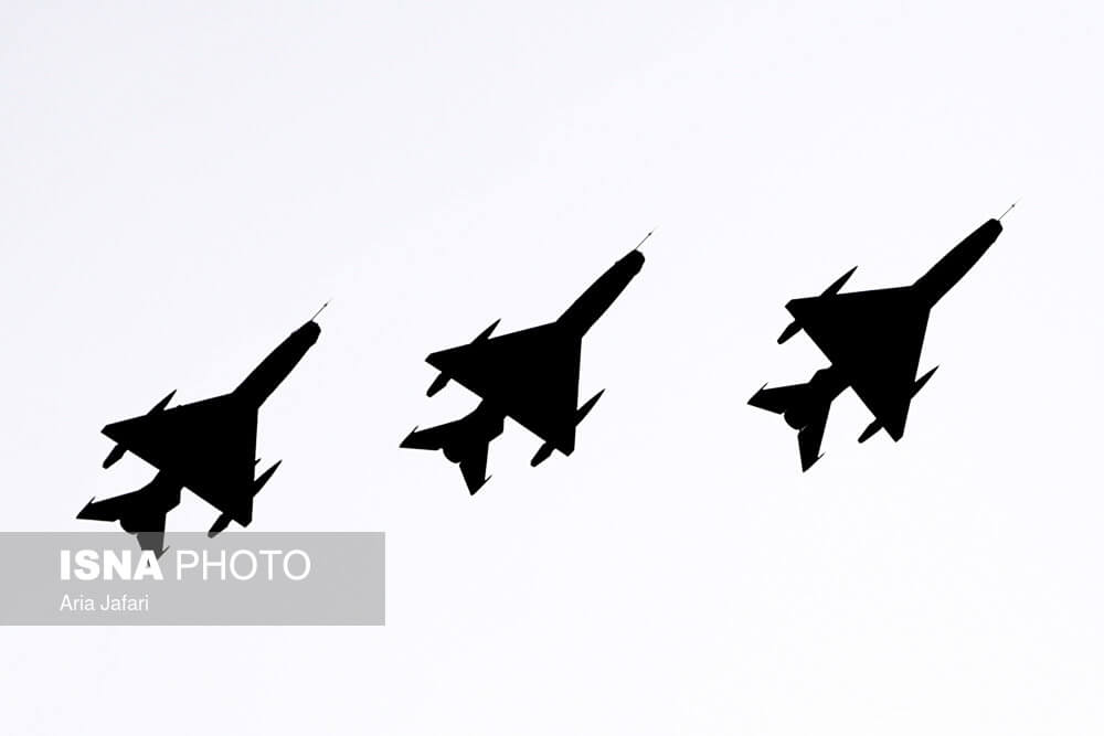 عکس های پرواز جنگنده‌های نیروی هوایی در روز ارتش,تصاویر پرواز جنگنده‌های نیروی هوایی در روز ارتش در اصفهان,پرواز جنگنده‌های نیروی هوایی در روز ارتش