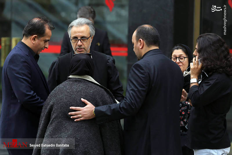 تصاویر مراسم تشییع پیکرعارف لرستانی,عکس های مراسم تشییع,تصویر مراسم علرف لرستانی در تالار وحدت