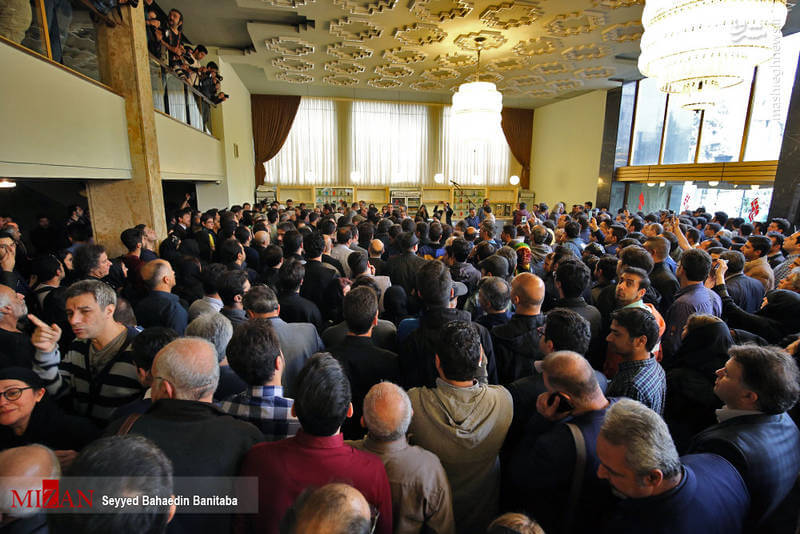 تصاویر مراسم تشییع پیکرعارف لرستانی,عکس های مراسم تشییع,تصویر مراسم علرف لرستانی در تالار وحدت