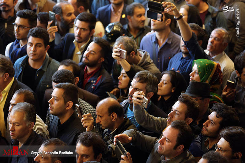 تصاویر مراسم تشییع پیکرعارف لرستانی,عکس های مراسم تشییع,تصویر مراسم علرف لرستانی در تالار وحدت