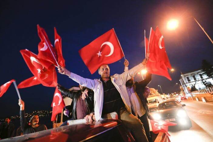 تصاویر رفراندوم ترکیه, تصویر شادی مردم بعد از همه پرسی,عکس های شادی مردم ترکیه