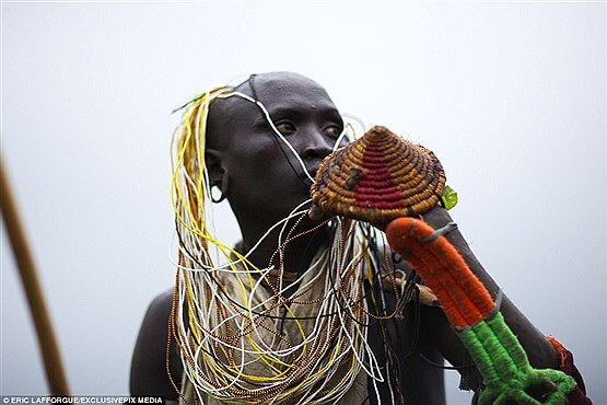 عکس های مراسم سنتی چوب‌بازی قبیله سوری در اتیوپی,تصاویر مراسم سنتی چوب‌بازی قبیله سوری در اتیوپی,عکس های مراسم دونگا در اتیوپی