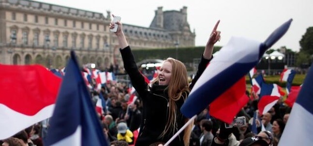 تصاویر امانوئل مکرون و انتخابات فرانسه تصاویر امانوئل مکرون و انتخابات فرانسه,عکس های پیروزی امانوئل مکرون در انتخابات فرانسه,عکس انتخابات ریاست جمهوری فرانسه