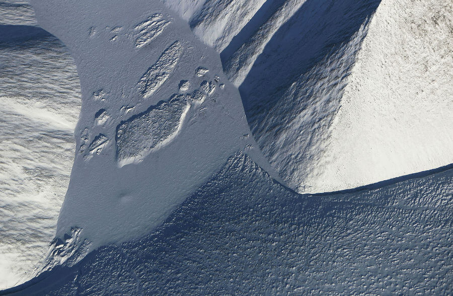 عکس های یخچال های طبیعی قطب شمال,عکس های پروژه عملیات آیسبریج ناسا از قطب شمال,عکس های یخچال های طبیعی کانادا و گرینلند