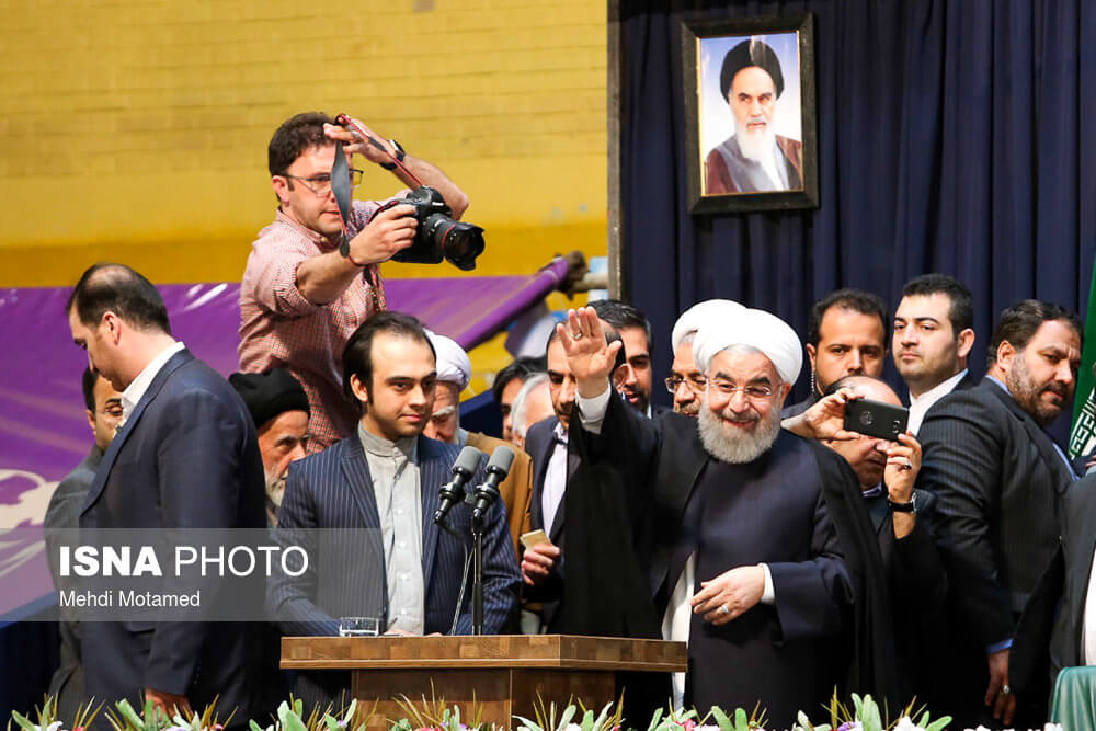 عکس های سفر حسن روحانی به قزوین,تصاویر سفر رئیس جمهور به قزوین,تصاویر اولین همایش انتخاباتی حسن روحانی در قزوین