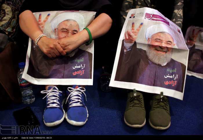 تصاویر گردهمایی حامیان حسن روحانی,عکس گردهمایی جوانان حامی روحانی,عکس های حامیان جوان روحانی