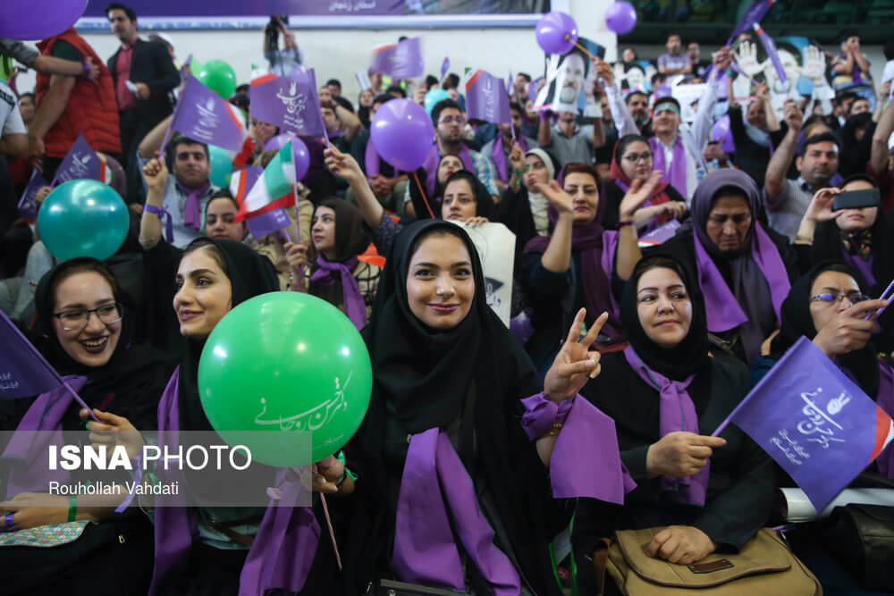 تصاویر سخنرانی روحانی در زنجان تصاویر سخنرانی روحانی در زنجان,عکس های سخنرانی روحانی در زنجان,عکس سخنرانی روحانی در زنجان