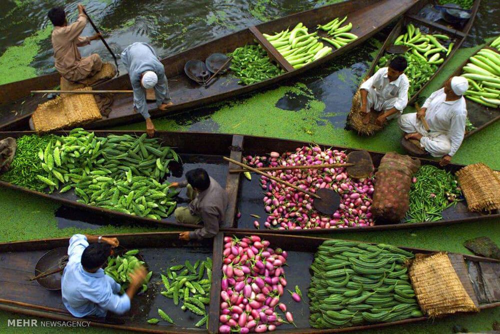 تصاویربازارچه شناورشرق آسیا,عکس های بازارچه شناورشرق آسیا,تصاویرجاذبه های شرق آسیا