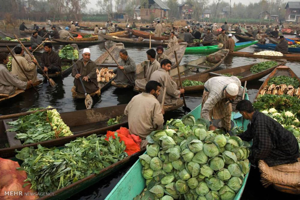 تصاویربازارچه شناورشرق آسیا,عکس های بازارچه شناورشرق آسیا,تصاویرجاذبه های شرق آسیا