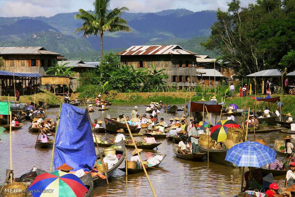 تصاویربازارچه شناورشرق آسیا,عکس های بازارچه شناورشرق آسیا,تصاویرجاذبه های شرق آسیا