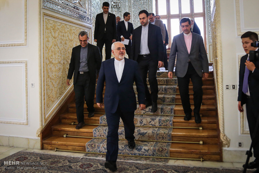 عکس های دیدار رئیس مجلس قرقیزستان با وزیر امور خارجه,تصاویر دیدار رئیس مجلس قرقیزستان با وزیر امور خارجه,دیدار رئیس مجلس قرقیزستان با وزیر امور خارجه