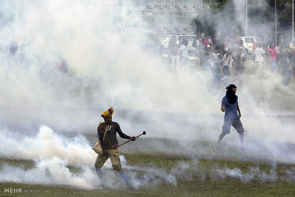 تصاویر تظاهرات سرخ پوستان در برزیل تصاویر تظاهرات سرخ پوستان در برزیل,عکس های تظاهرات سرخ پوستان در برزیل,عکس های تظاهرات یک قبیله بومی سرخپوستی در برزیل