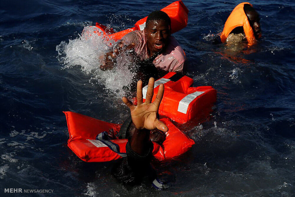 تصاویر نجات پناهجویان از دریا‎,عکسهای نجات پناهجویان از دریا‎