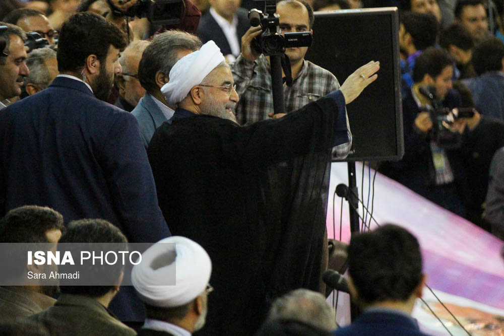 عکس های سفر انتخاباتی حسن روحانی به ارومیه عکس های سفر انتخاباتی حسن روحانی به ارومیه,تصاویر سفر انتخاباتی حسن روحانی به ارومیه,عکس های سخنرانی انتخاباتی روحانی در ورزشگاه الغدیر ارومیه