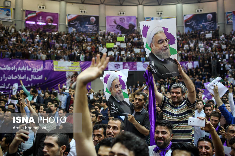 عکس های سفر انتخاباتی حسن روحانی به ارومیه عکس های سفر انتخاباتی حسن روحانی به ارومیه,تصاویر سفر انتخاباتی حسن روحانی به ارومیه,عکس های سخنرانی انتخاباتی روحانی در ورزشگاه الغدیر ارومیه