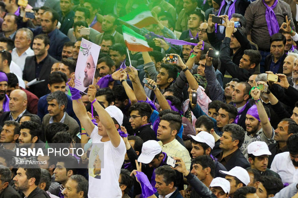 عکس های سفر انتخاباتی حسن روحانی به ارومیه عکس های سفر انتخاباتی حسن روحانی به ارومیه,تصاویر سفر انتخاباتی حسن روحانی به ارومیه,عکس های سخنرانی انتخاباتی روحانی در ورزشگاه الغدیر ارومیه