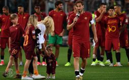 تصاویرخداحافظی فرانچسکو توتی ازآس رم,عکس های خداحافظی فرانچسکو توتی,عکس های رفتن توتی از آس رم