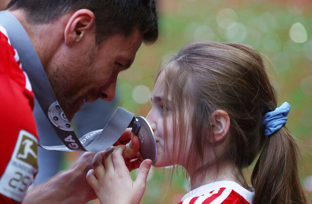 تصاویرمنتخب لیگهای اروپایی تصاویرمنتخب لیگهای اروپایی,عکس های لیگ های اروپایی,تصاویرهفته پایانی لیگ های اروپایی