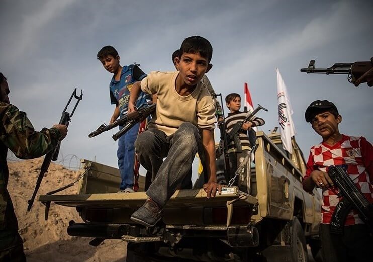 عکس کودکان در جنگ, تصاویر کودکان در جنگ, عکس کودکان سلاح به دست در جنگ