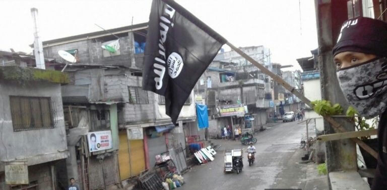 عکس های حضور داعش در فیلیپین,تصاویر حضور داعش در فیلیپین,عکس های پرچم داعش در فیلیپین
