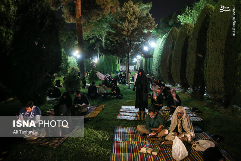 عکس های مراسم احیای شب بیست و سوم ماه رمضان در تهران,تصاویر مراسم احیای شب بیست و سوم ماه رمضان در تهران,عکس های حضور مردم در مراسم شب های قدر