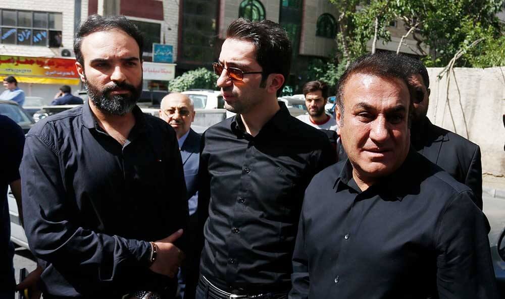 عکس های تشیع پیکرمجید نائینی عکس های تشیع پیکرمجید نائینی,تصاویر تشیع پیکرمجید نائینی,عکس های خاکسپاری مجید نائینی