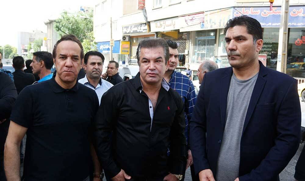 عکس های تشیع پیکرمجید نائینی عکس های تشیع پیکرمجید نائینی,تصاویر تشیع پیکرمجید نائینی,عکس های خاکسپاری مجید نائینی