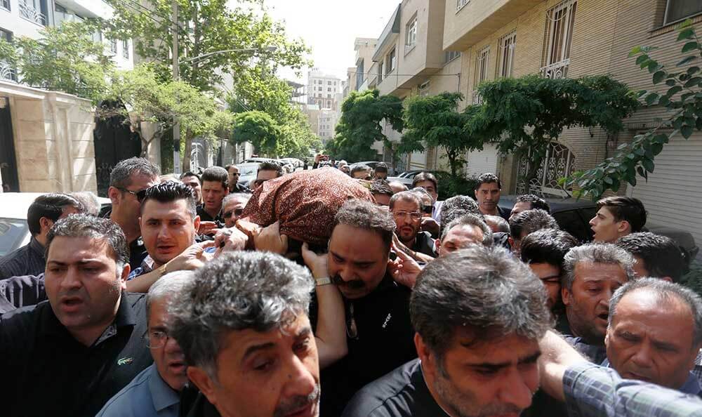 عکس های تشیع پیکرمجید نائینی عکس های تشیع پیکرمجید نائینی,تصاویر تشیع پیکرمجید نائینی,عکس های خاکسپاری مجید نائینی